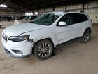 2019 Jeep Cherokee Latitude Plus White vin: 1C4PJLLX1KD243155
