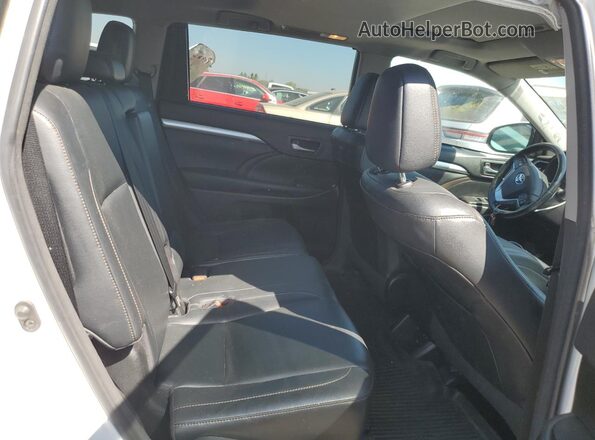 5TDJZRFH0JS878117 2018 TOYOTA HIGHLANDER White Vista interior trasera