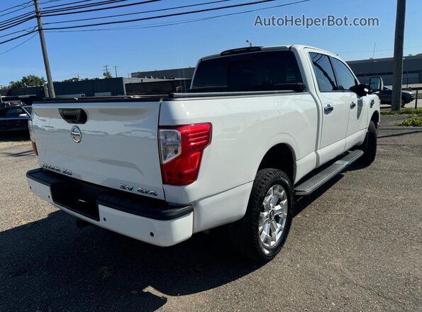 1N6AA1FB9LN511291 2020 NISSAN TITAN White Widok z przodu