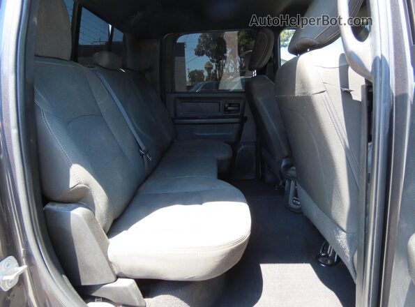 3C63RRGL6MG565739 2021 RAM 3500 Серый Вид салона спереди