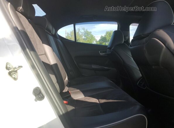 19UUB3F68JA001077 2018 ACURA TLX White Հետևի նստատեղերի տեսք