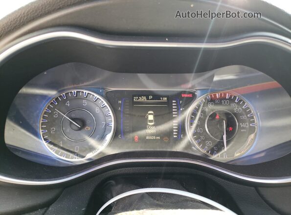 1C3CCCFB8HN502109 2017 CHRYSLER 200 Gray ხელსაწყოთა პანელის ხედი