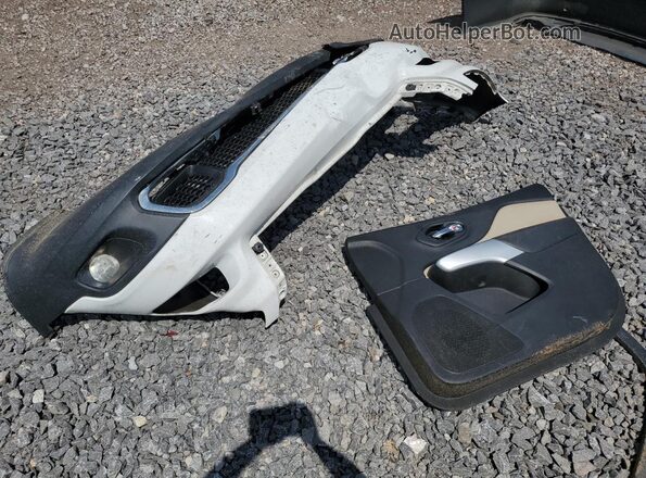 1C4PJLDX6JD585049 2018 JEEP CHEROKEE White Vista del compartimento del motor