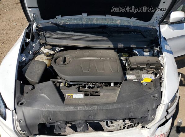 1C4PJMDX2JD534444 2018 JEEP CHEROKEE White Rear interior view