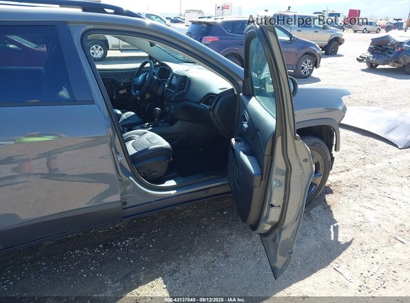 1C4PJMMB4PD101799 2023 JEEP CHEROKEE Gray Front interior view