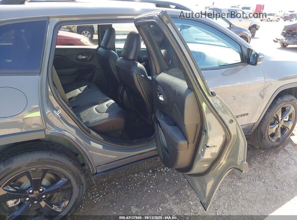 1C4PJMMB4PD101799 2023 JEEP CHEROKEE Gray VIN sticker view