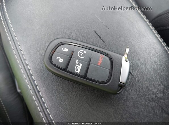 1C4PJMMX9MD141433 2021 JEEP CHEROKEE Gray Vista del salpicadero