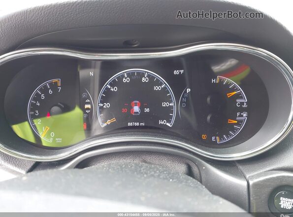 1C4RJFAGXJC309316 2018 JEEP GRAND CHEROKEE Silver Widok tylnych siedzeń