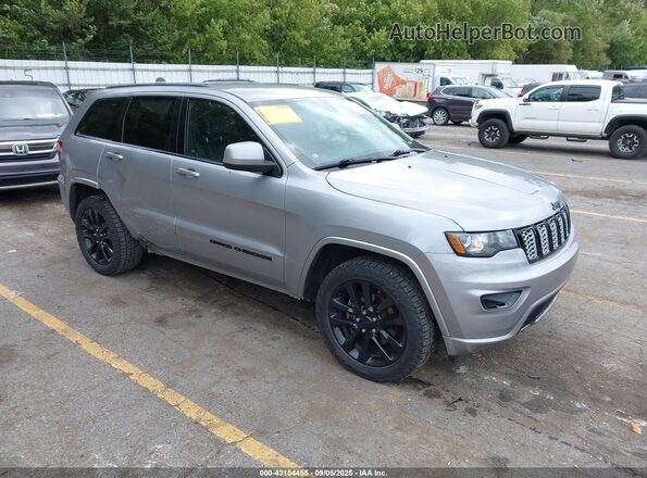 1C4RJFAGXJC309316 2018 JEEP GRAND CHEROKEE Silver Przód prawy