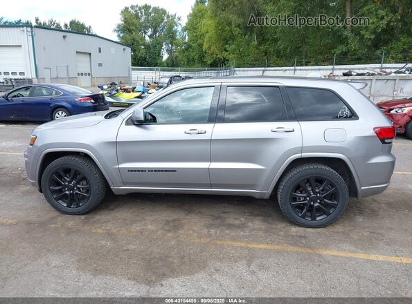 1C4RJFAGXJC309316 2018 JEEP GRAND CHEROKEE Silver Widok wnętrza 360 stopni