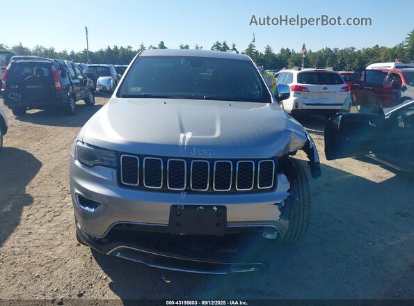 1C4RJFBG1JC373565 2018 JEEP GRAND CHEROKEE Серебряный Вид панели приборов