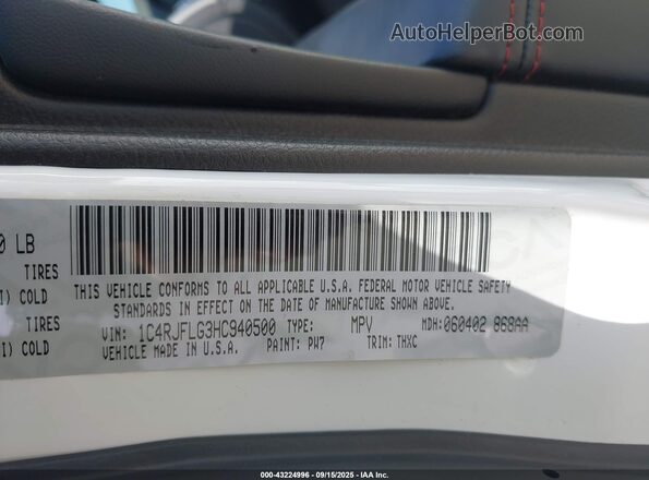 1C4RJFLG3HC940500 2017 JEEP GRAND CHEROKEE Белый Вид подкапотного пространства