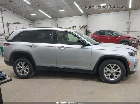 1C4RJHBG5R8943819 2024 JEEP GRAND CHEROKEE Серебряный Вид задней части салона