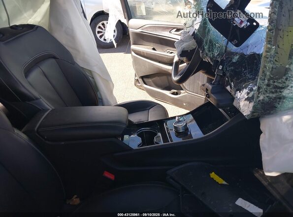 1C4RJKBG1P8713530 2023 JEEP GRAND CHEROKEE L Gray Vista interior delantera