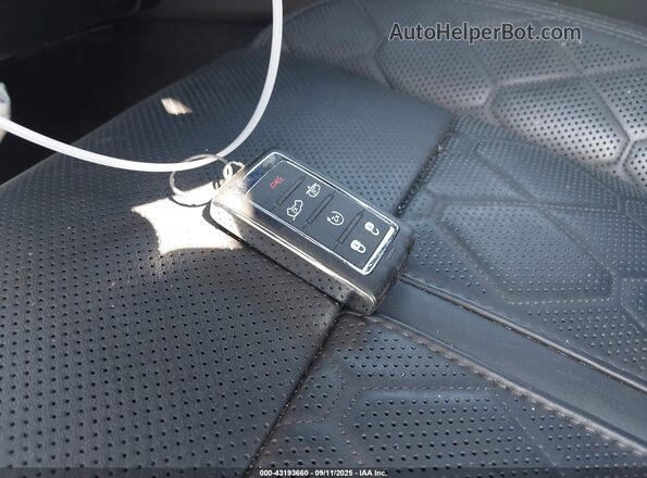 1C4SJVGP5RS100621 2024 JEEP GRAND WAGONEER Серебряный Вид панели приборов