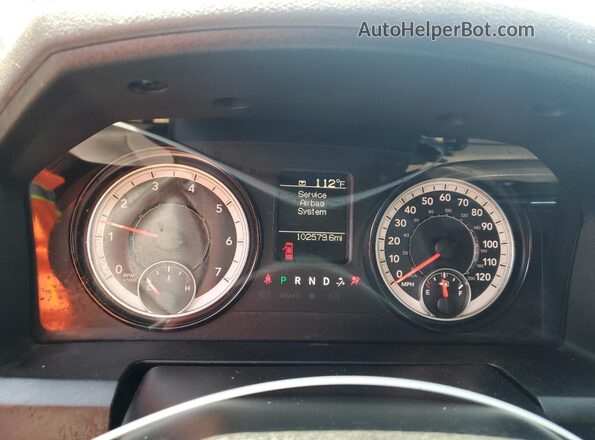 1C6RR6FG0JS340198 2018 RAM 1500 Burgundy Instrument cluster view