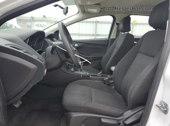 1FADP3F23JL267436 2018 FORD FOCUS White Front interior view