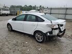 2018 Ford Focus Se White vin: 1FADP3F23JL267436