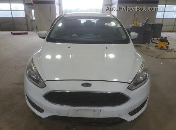 1FADP3F24JL206452 2018 FORD FOCUS Белый Вид спереди