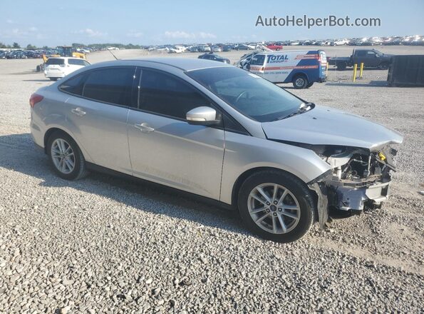 1FADP3F28JL235338 2018 FORD FOCUS Silver Front right