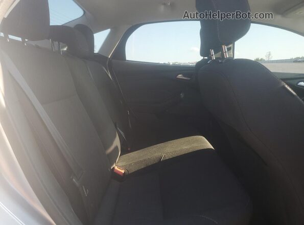 1FADP3F28JL235338 2018 FORD FOCUS Silver Rear seats view