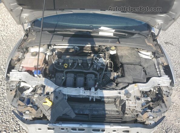 1FADP3F28JL235338 2018 FORD FOCUS Silver Rear interior view