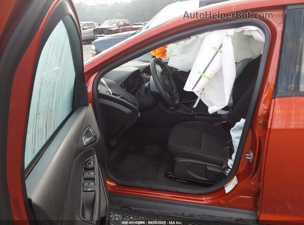 1FADP3F29JL265237 2018 FORD FOCUS Maroon Front interior view