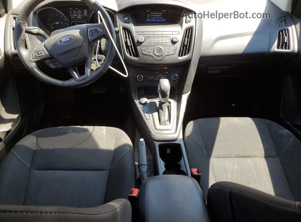 1FADP3K2XJL309106 2018 FORD FOCUS Красный Вид панели приборов