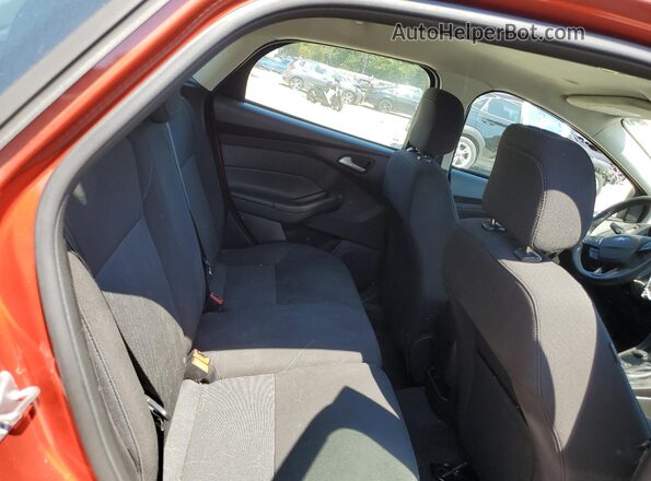 1FADP3K2XJL309106 2018 FORD FOCUS Красный Вид задних сидений