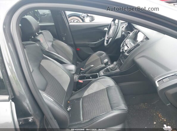 1FADP3L90JL226277 2018 FORD FOCUS ST Серый Вид салона спереди