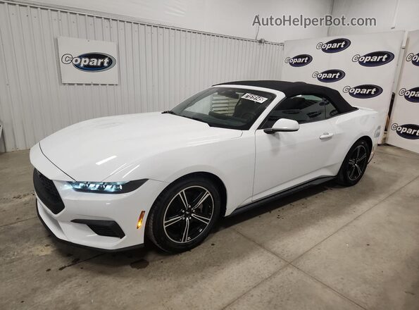 1FAGP8UH9S5120416 2025 FORD MUSTANG White წინა მარცხენა ხედი სამი მეოთხედიდან