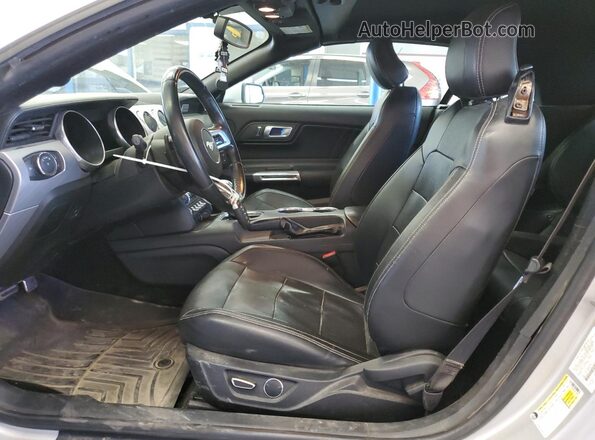 1FATP8UH3J5136012 2018 FORD MUSTANG Silver წინა სალონის ხედი