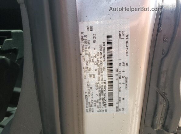 1FBAX2C83SKA03483 2025 FORD TRANSIT Silver Widok naklejki z numerem VIN