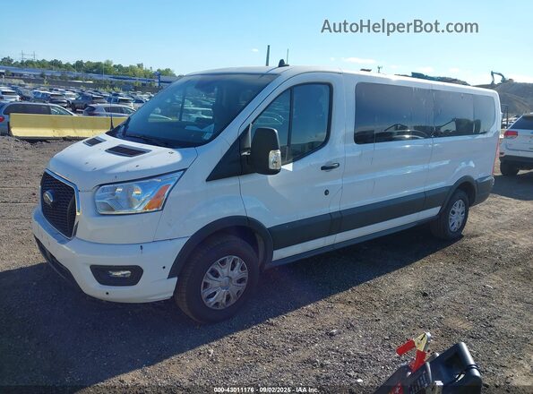 1FBAX2Y82NKA43955 2022 FORD PASSENGER White Przód lewy