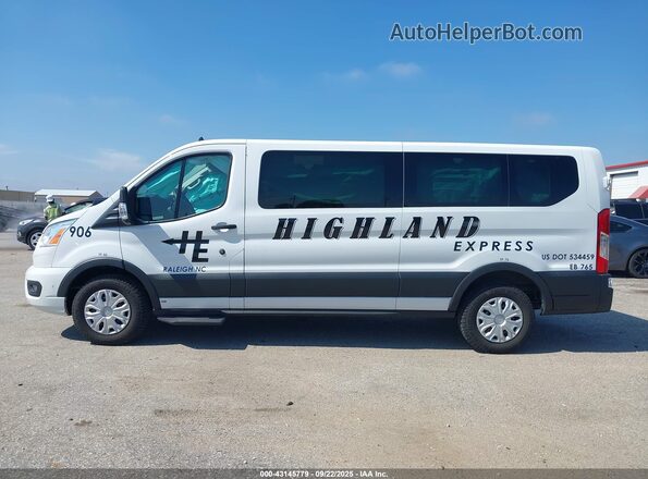 1FBAX2Y84NKA04459 2022 FORD PASSENGER Белый Панорамный вид салона 360°