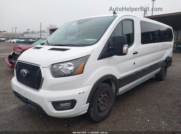 1FBAX2YG1PKA91215 2023 FORD PASSENGER Белый Передняя левая четверть