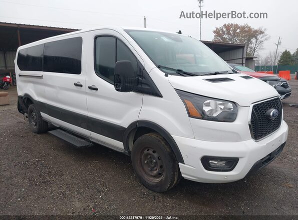 1FBAX2YG1PKA91215 2023 FORD PASSENGER Белый Передняя правая четверть