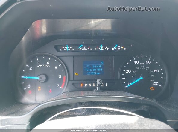 1FT7W3B61HEE98594 2017 FORD F350 Серебряный Вид задних сидений