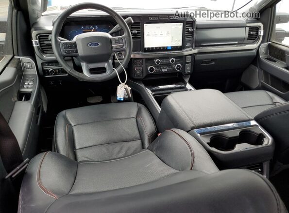 1FT8W2BM4PEE11055 2023 FORD F250 Красный Вид панели приборов
