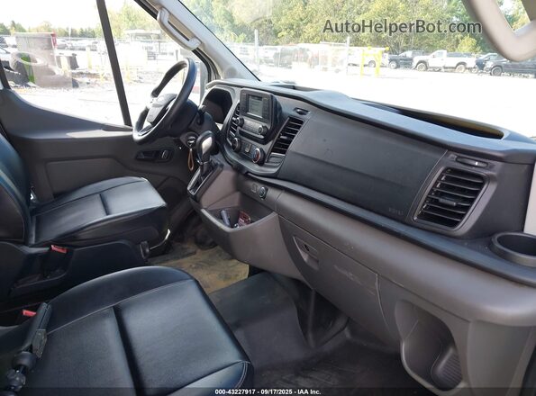 1FTBW3X83NKA66784 2022 FORD TRANSIT-350 Белый Вид салона спереди