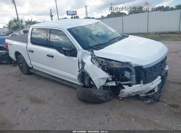 1FTVW1EV2PWG36330 2023 FORD F-150 LIGHTNING Белый Передняя правая четверть