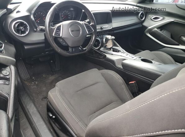 1G1FB3DS0J0121171 2018 CHEVROLET CAMARO Серебряный Вид панели приборов