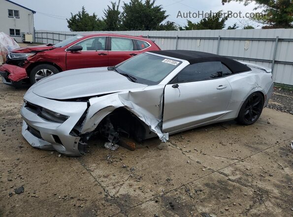 1G1FB3DS0J0121171 2018 CHEVROLET CAMARO Серебряный Передняя левая четверть