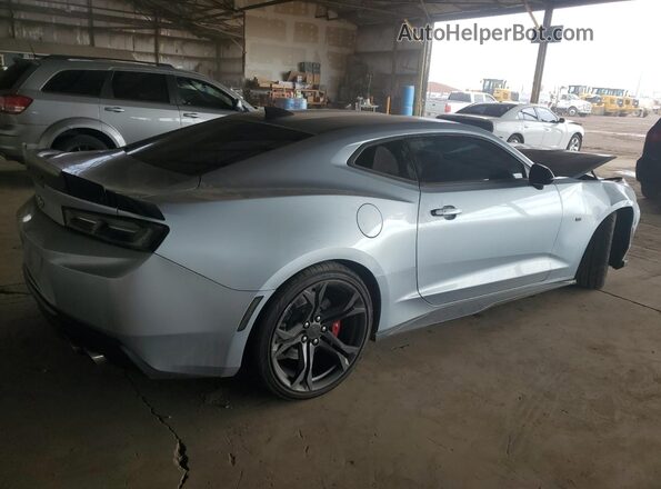 1G1FE1R78J0116283 2018 CHEVROLET CAMARO Silver Tył prawy