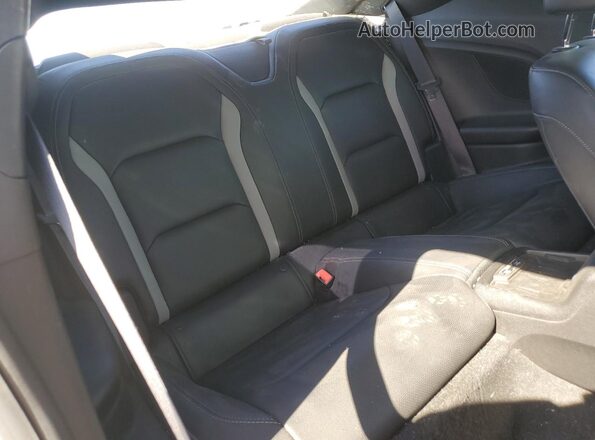1G1FH1R79J0190867 2018 CHEVROLET CAMARO Silver Widok tylnych siedzeń