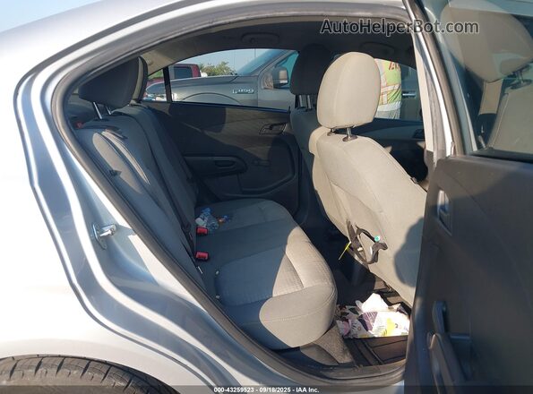1G1JB5SH5J4120636 2018 CHEVROLET SONIC Silver VIN კოდის სტიკერის ხედი
