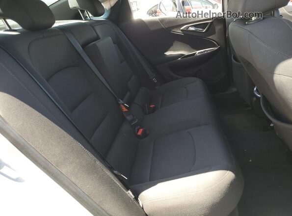 1G1ZD5ST8JF181484 2018 CHEVROLET MALIBU Silver Вид задніх сидінь