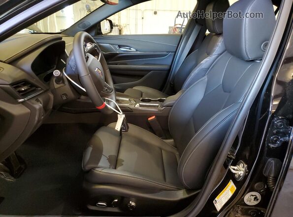 1G6D65RP9T0460004 2026 CADILLAC CT4 Black Widok wnętrza z przodu