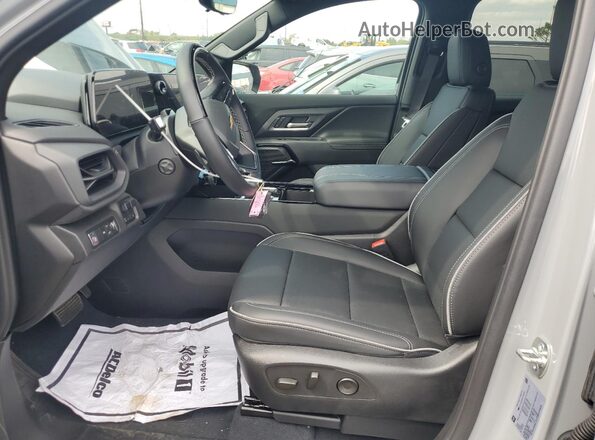 1GC10ZED8TU402401 2026 CHEVROLET SILVERADO Silver Սալոնի դիմացի տեսք