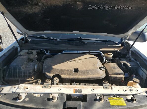 1GCGTDEN7J1107723 2018 CHEVROLET COLORADO White Widok wnętrza z tyłu